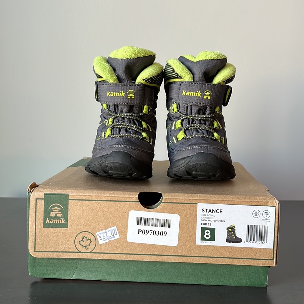 Toddler size 8 Kamik winter boot. Waterproof and washable!